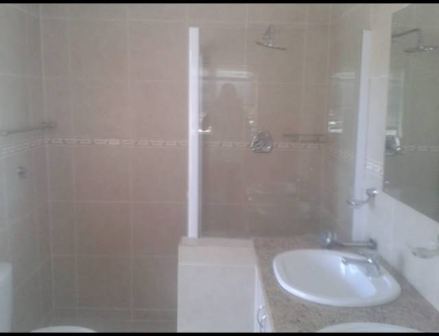 3 BEDROOM FREESTANDING TO LET IN STRAND CENTRAL